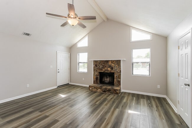 Photo - 2505 Teakwood Dr