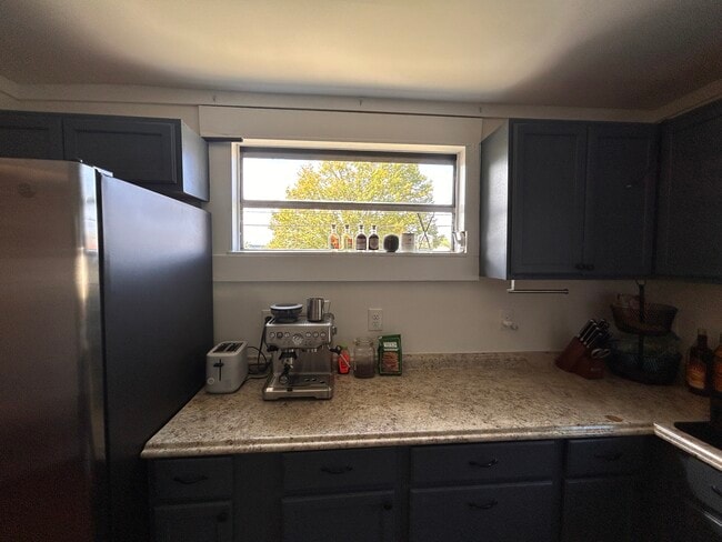 Photo - 230 Broadview Dr