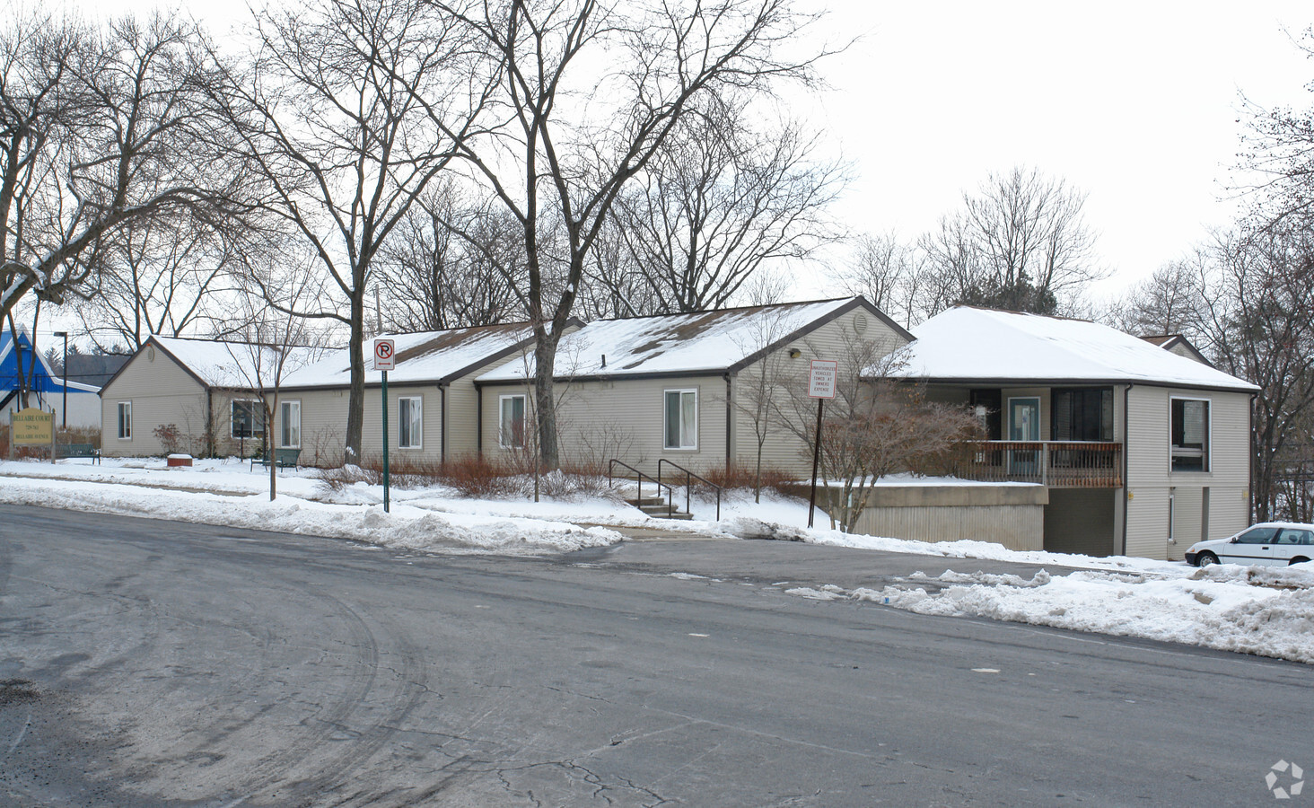 Bellaire Court - Bellaire Court Apartments