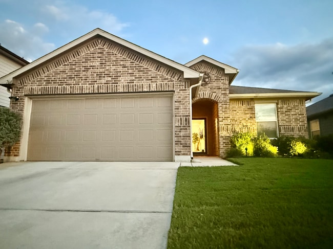 Building Photo - 764 Armadillo Dr Rental