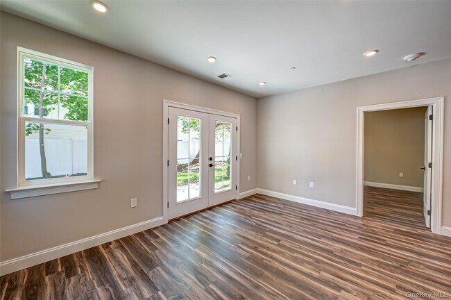 Photo - 1 Conklin St Unit 102