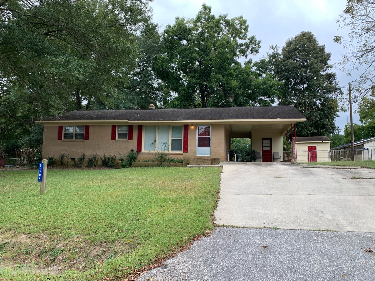 Photo - 1666 Summit Ave