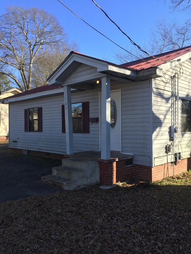 Photo - 125 Pate St