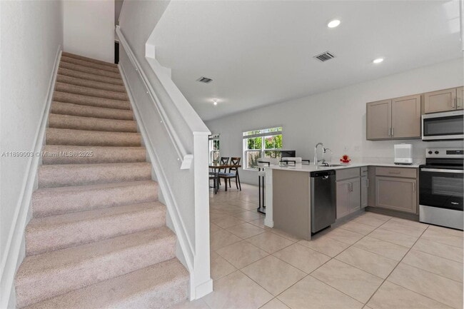 Photo - 377 E Palm Dr