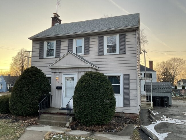 Building Photo - 1405 N Anthony Blvd