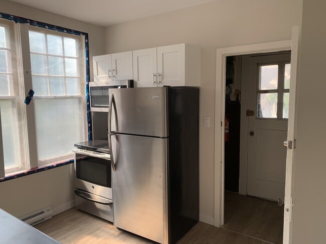 Photo - 203 Yale Ave E Unit 3