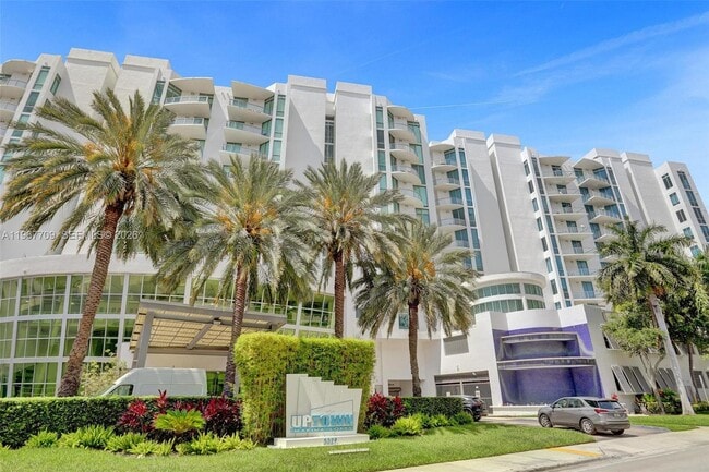 Photo - 3029 NE 188th St Unit 811