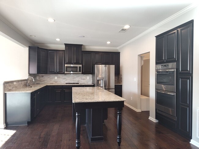 Photo - Georgeous 3 bedroom, 2.5 bathroom home located in the Stafford at Longtree community!