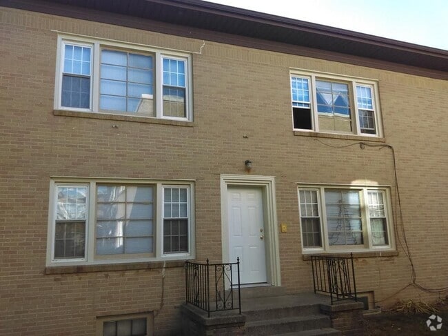 Building Photo - 2921 N 76th St Unit 4 Rental