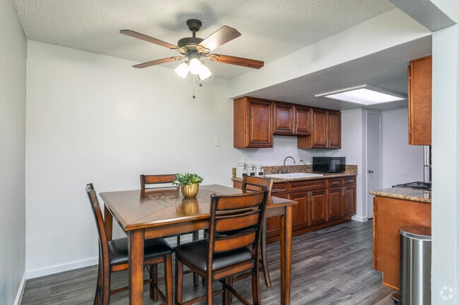 Photo - King's Palace Apartments