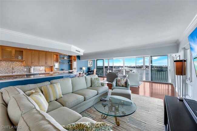 Photo - 250 Park Shore Dr Unidad 803