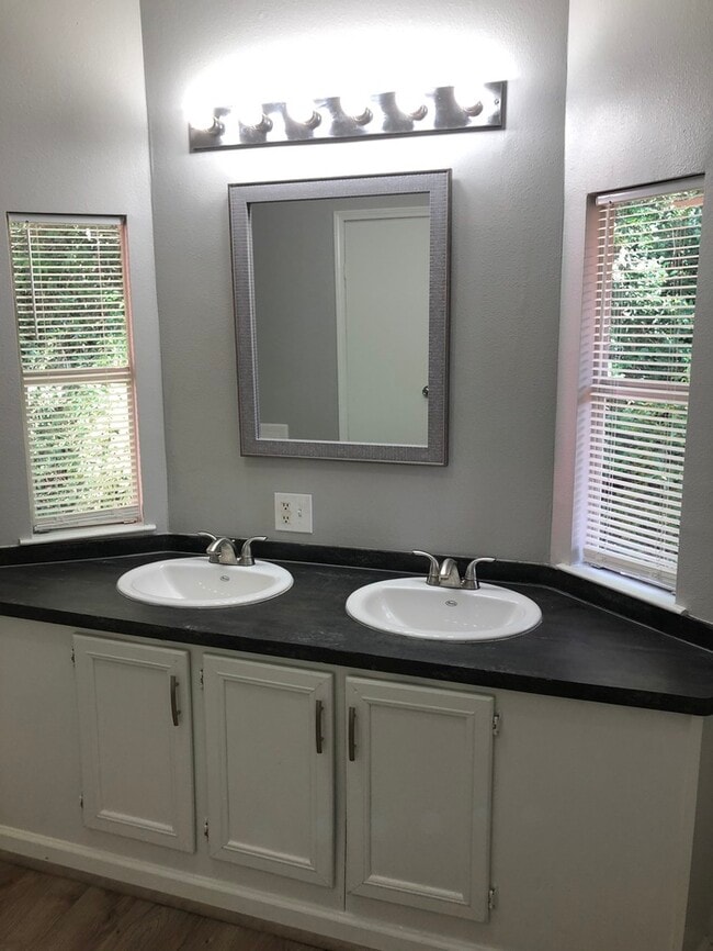 Photo - Triangle Mobile Home Park