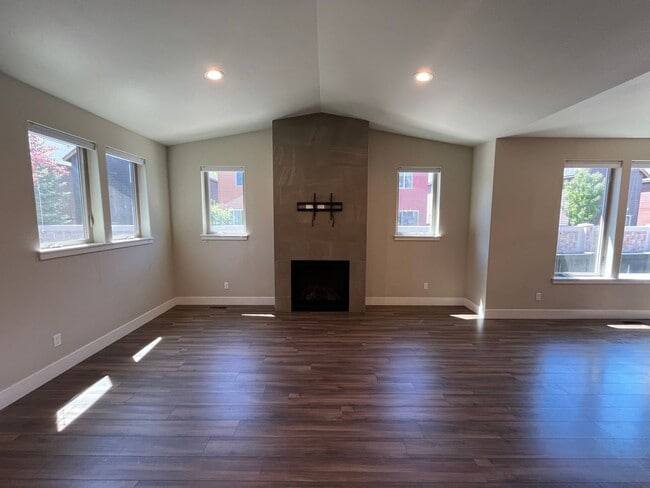 63136 NW Via Cambria