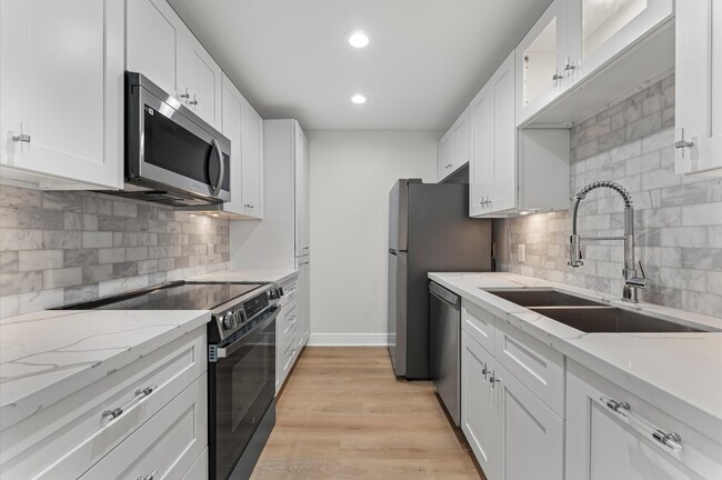 Building Photo - 2829 Timmons Ln Unit 195 Rental