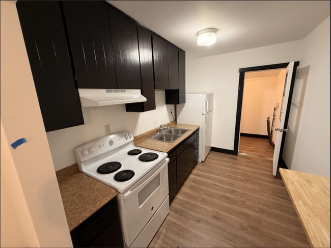 Photo - BEAUTIFUL RECENTLY RENOVATED SINGLE BEDROOM&nbsp;IN THE OLD MILL DISTRICT!