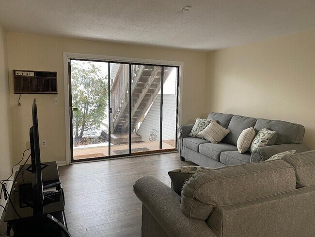 Living Room - 655 Talcottville Rd Unit 1 Bedroom