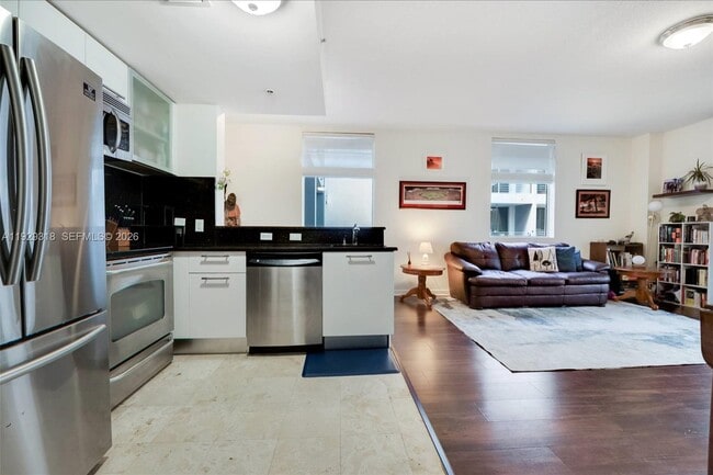 Photo - 3339 Virginia St Unit 305