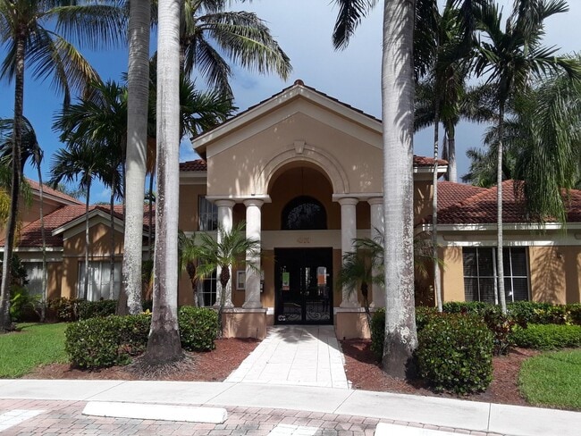Photo - EMERALD ISLE AT LAGUNA LAKES CONDO