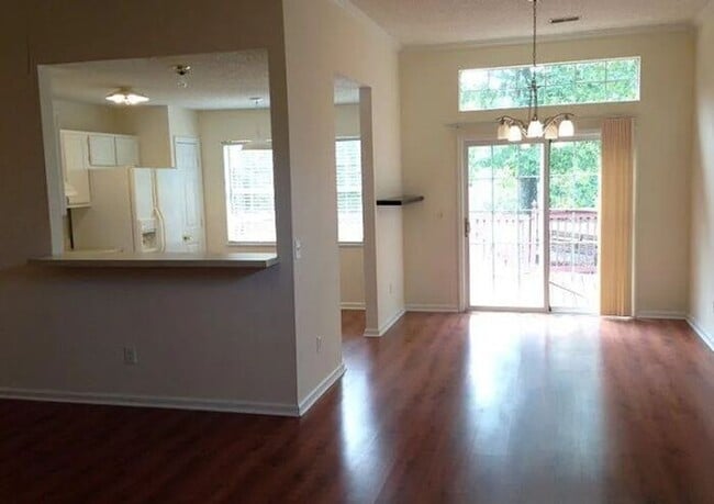 Photo - 316 Pin Oak Dr