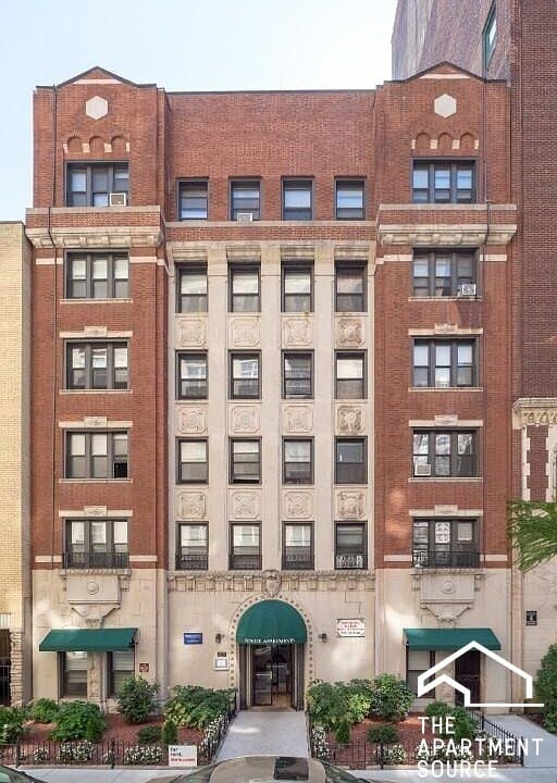 Building Photo - 433 W Roscoe St Unit 406