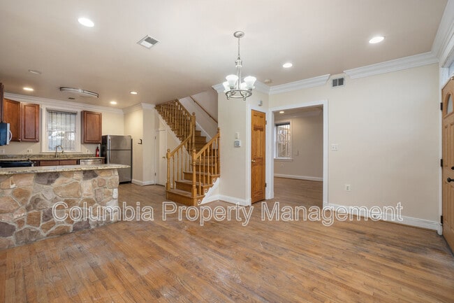 Photo - 1809 Kendall St NE