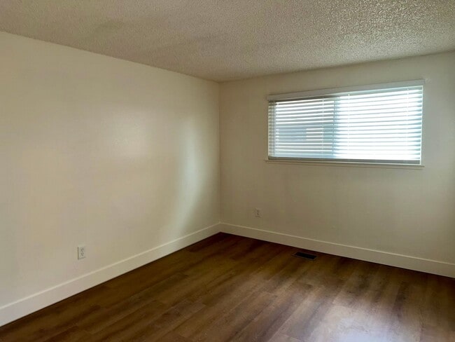 Photo - 1643 York Wy