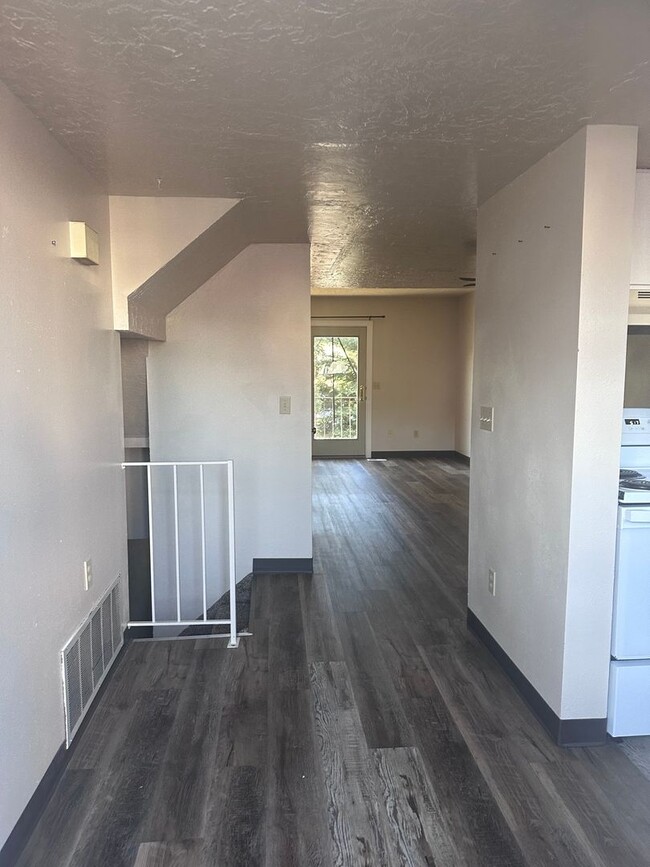 Photo - 1750 Hitching Post Dr Unit 13