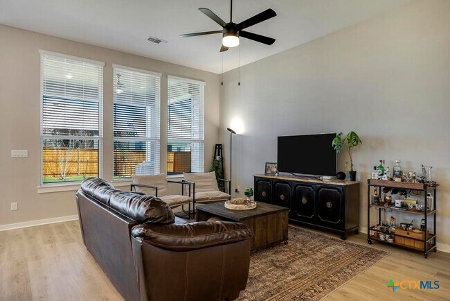 Photo - 5725 Huron Dr