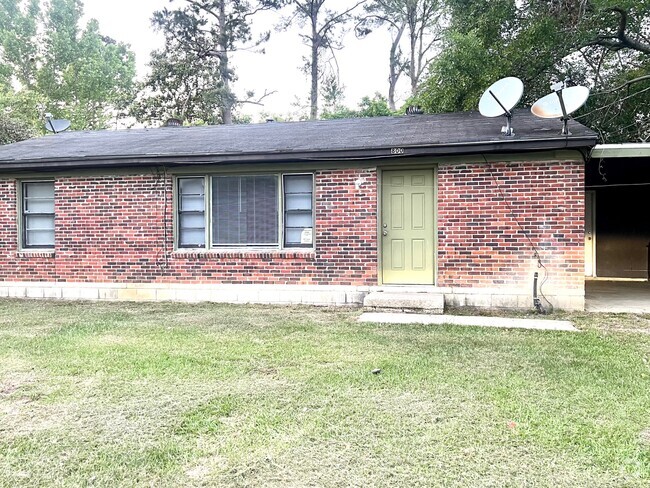 Building Photo - 800 Stillwater Dr Rental