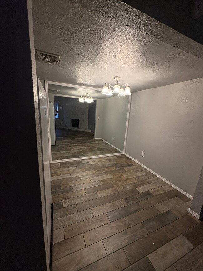 Building Photo - 2608 N Ann Arbor Ave Unit 134 Rental