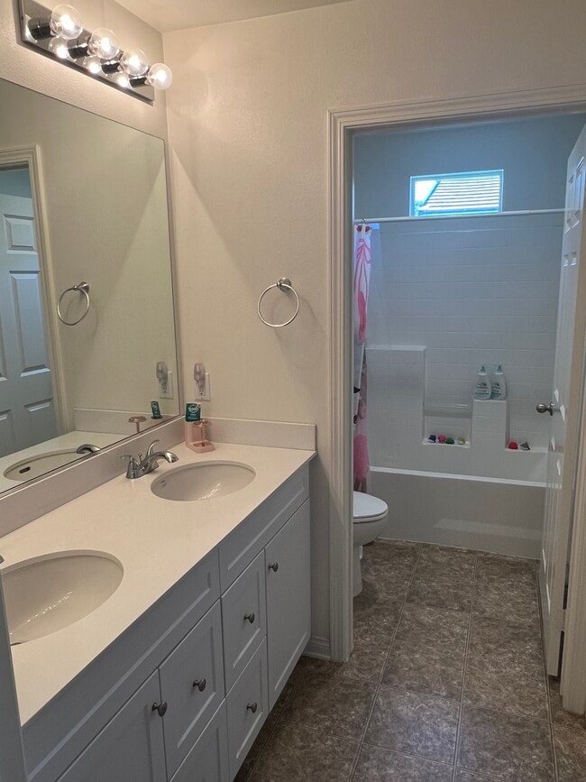 Photo - 14838 Nordhoff St