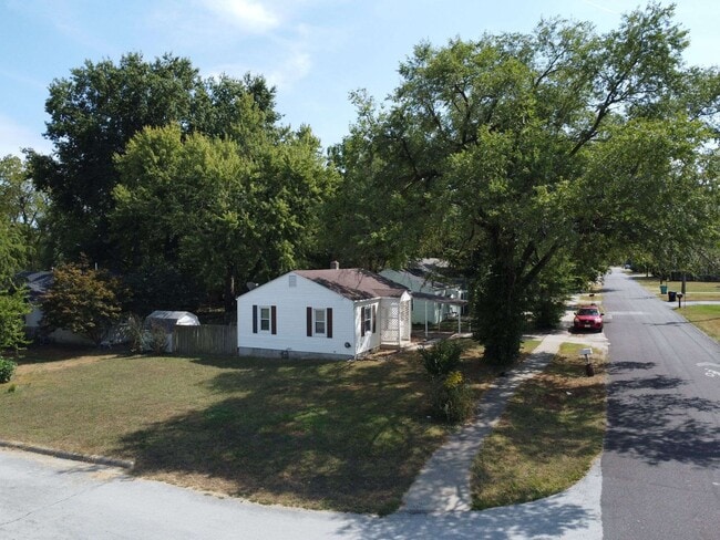 Photo - 402 S Dysart Ave