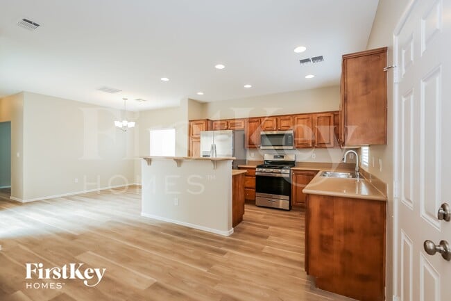 Photo - 6124 Puesta Del Sol St