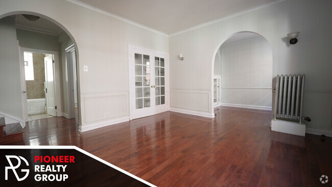 Building Photo - 542 W Surf St Unit G Rental