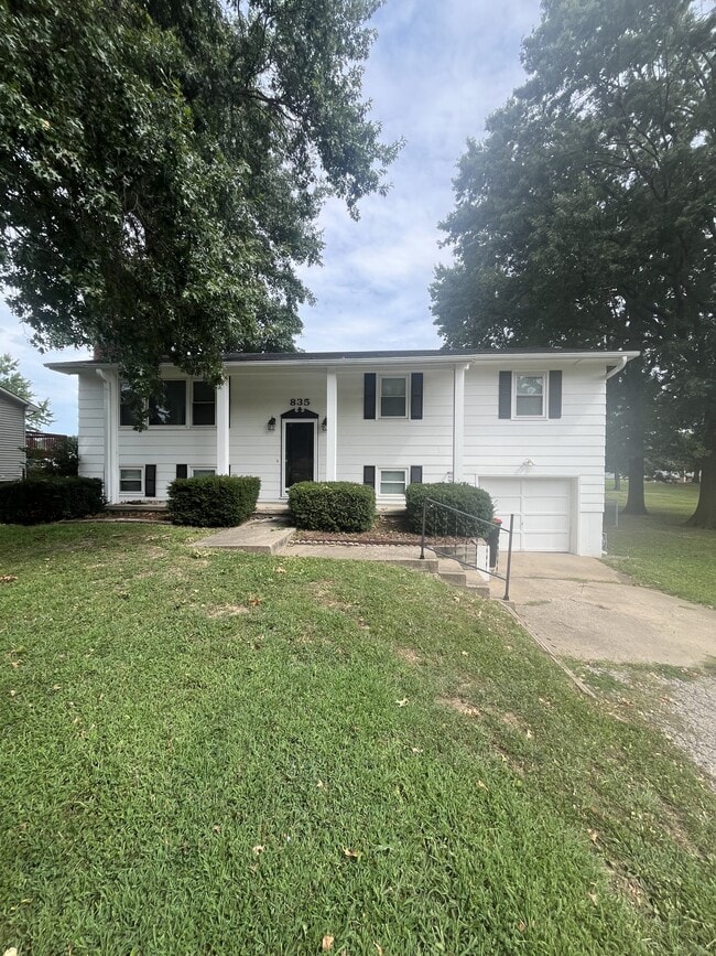 Photo - 835 E Gay St