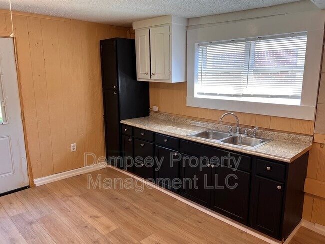 Photo - 711 36th Ave