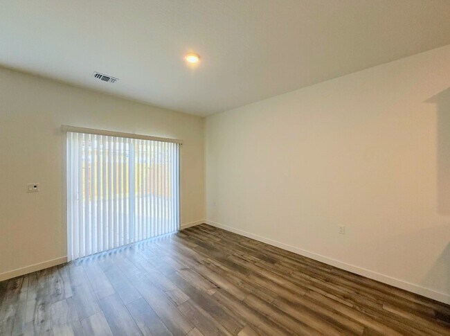 Photo - 4639 Sami Jo Dr