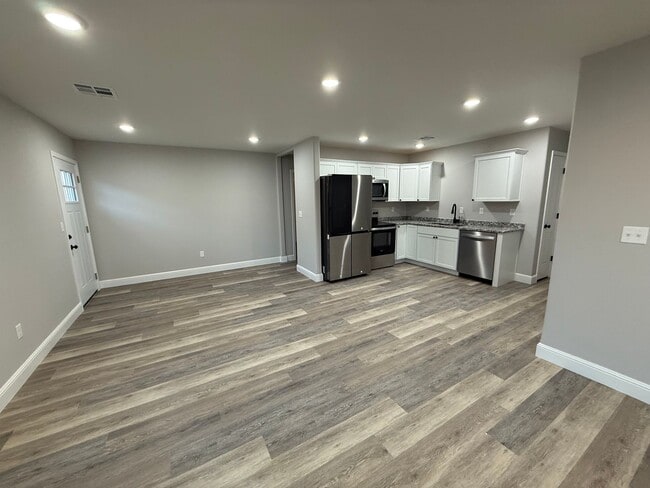 Photo - BRAND NEW BUILD: 3 BEDROOM/ 2 BATHROOM HOUSE IN CARTERVILLE MO WITH 2 CAR GARAGE!!!