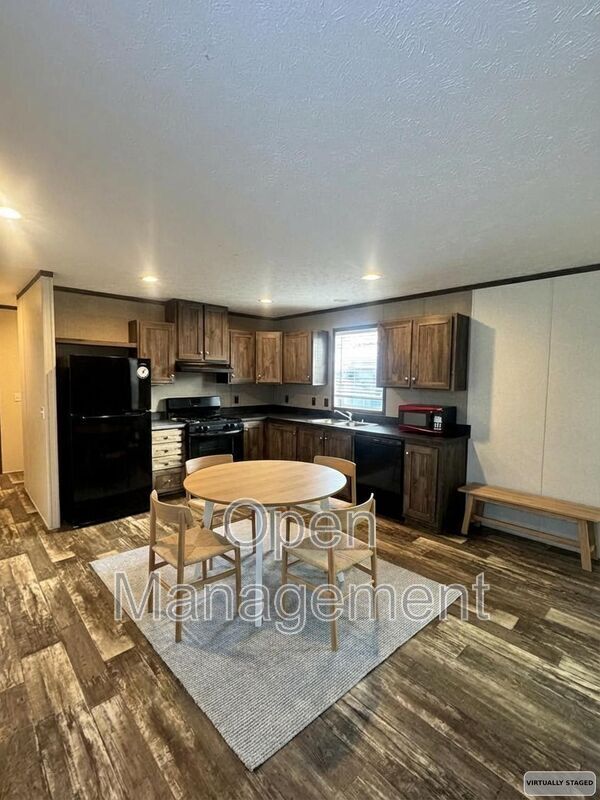 Building Photo - 301 Mantle Ave