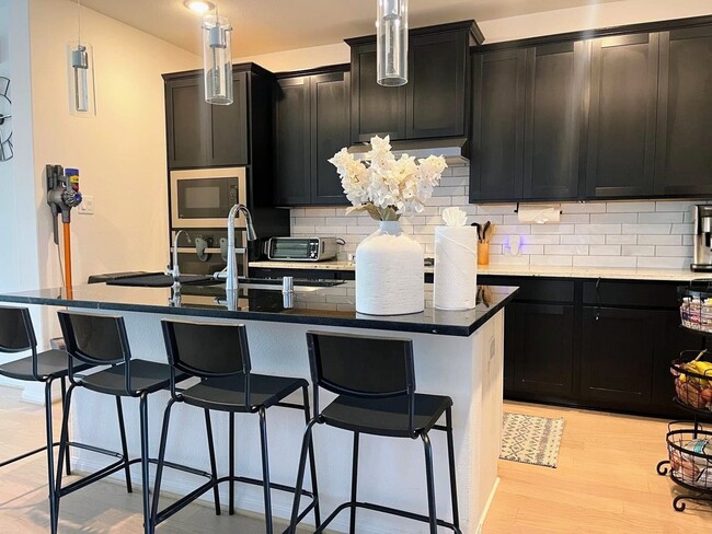 Photo - 10526 Wagner St