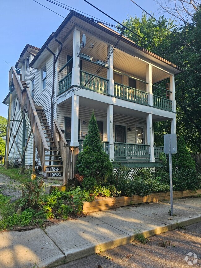 Building Photo - 87 Birch St Unit 87 Birch st Rental
