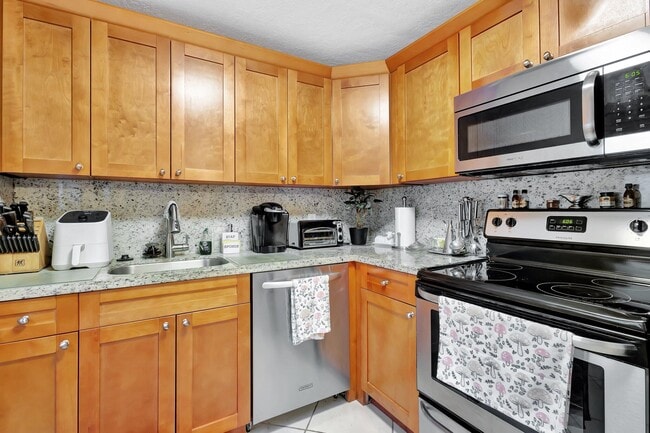 Building Photo - 637 Monaco Ct Unit 637 Rental
