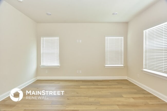 Photo - 4948 Myra Dr