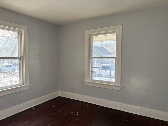 Building Photo - 2200 S 13th St