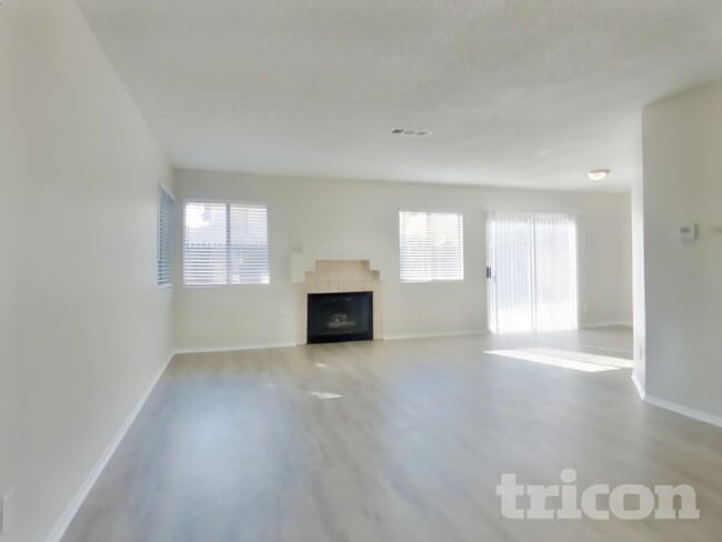 Photo - 1480 Medallion Ct