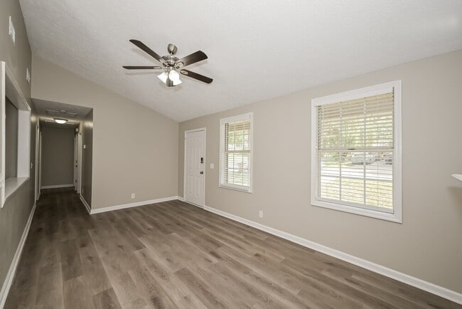 Photo - 1204 Cedarhill Dr