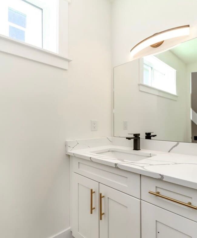 Photo - 10448 3rd Ave SW