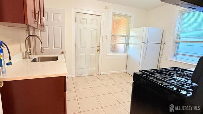 Photo - 660 Charles St Unit 2