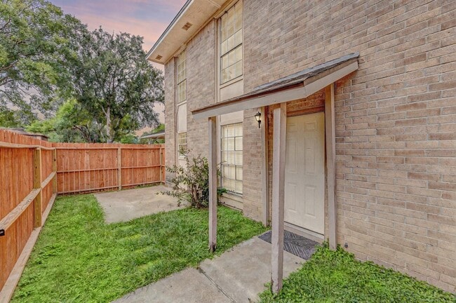 Photo - 1914 Avenue B