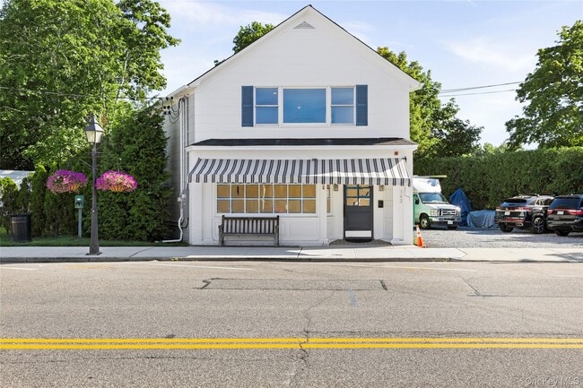 Building Photo - 162 Mill Rd Unit 1